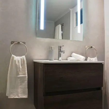 Modern & Classy Central Apartment Athens Exterior photo